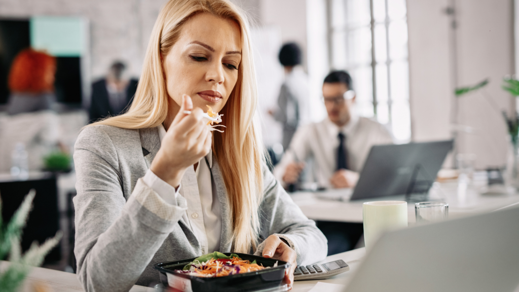 She Kept Losing Her Break Time To The Same Colleague — One More Interruption Pushed Her To Set A Firm Boundary woman eating alone at work