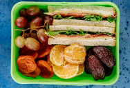 He Was Confident He Could Handle Four Kids While His Wife Was Away, Until Packing Their Lunches Left Him Completely Overwhelmed