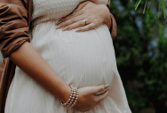 A Woman Refuses To Help Her Pregnant Younger Sister Financially, And Her Reason Might Change How You See Her Decision