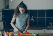 She’s Clean And Tidy, So She Was Stunned To Learn Her Roommate Was Complaining Behind Her Back About How She Cooks