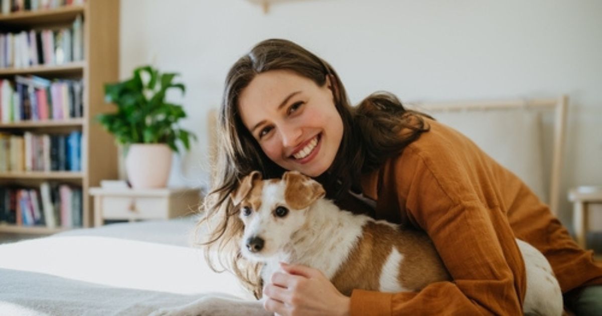 Woman Let Her Friend Photograph Her Dog For An Animal Rescue, But The Photos Were Used To Claim The Dog Was Abandoned And Neglected Woman with dog