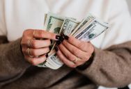 Her Hotel Manager Told Her To Round Down A Guest’s Change, But She Refused To Short-Change Them And Paid The Difference Herself