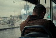 She Passed Five Open Rows to Sit Right Next to Him—Until His Single Question Triggered a Defensive Outburst