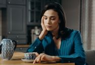 Woman Asks Boyfriend For Their Original Vacation Photos After He Uses AI To “Fix” Them, But He Accuses Her Of Being Ungrateful