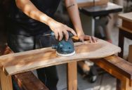 A Girlfriend Used Her Partner’s Unfinished Custom Table to Set Up Home Decorations—And Accused Him of “Loving a Piece of Wood More Than Her” When He Objects