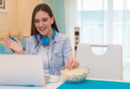 He Overheard His Wife Eating Loudly During A Work Meeting — She Got Defensive When He Called Her Out
