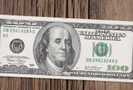 An Employee Stopped A Customer From Keeping A Bill She Thought Was Fake, Then Called The Cops, Only For It To Be Legit