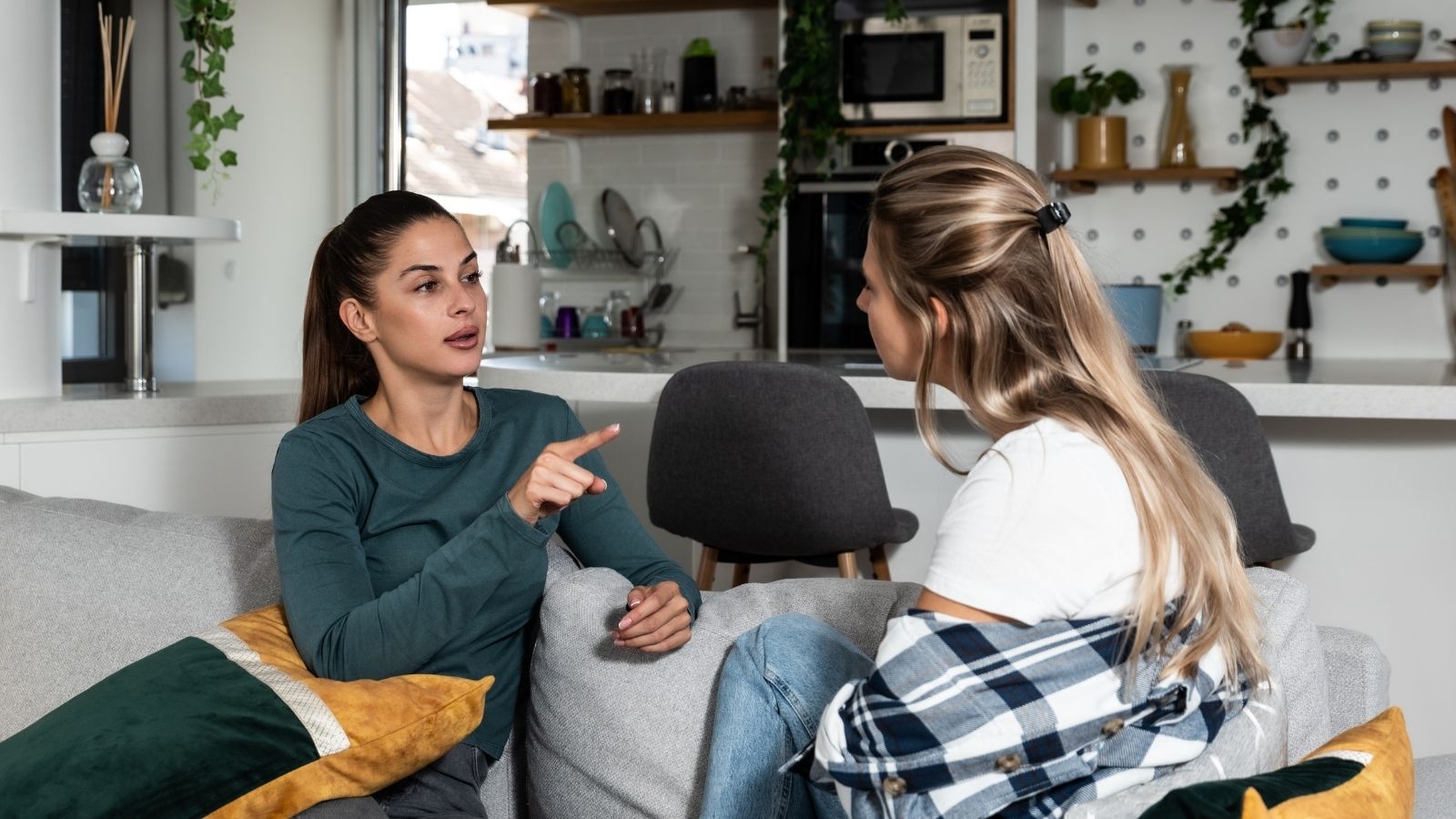 They Negotiated an Equitable Spot Rotation Agreement—Until Her Boyfriend Claimed It as His Personal Driveway two female roommates arguing