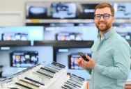 He Decided To Switch Cell Phone Providers, But Was Shocked When His Old Carrier Told Him They Owed Him Money