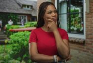 Woman Waits For The Windows For Her New House To Be Delivered, But She Thinks The Neighbor Doesn’t Realize She’s The Homeowner