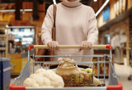 One Routine Shopping Trip Turned Into A Standoff When An Employee Refused To Let Unpaid Groceries Leave The Store In A Customer’s Cart