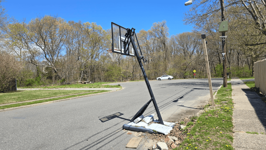 basketball hoop with wheels on bottom