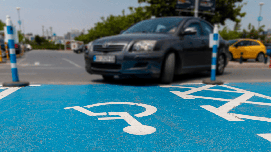 Disabled Parent Kept Finding School Parking Spaces Taken By Families Who Didn’t Belong There, So They Finally Decided To Confront Them car pulling into disabled parking spot