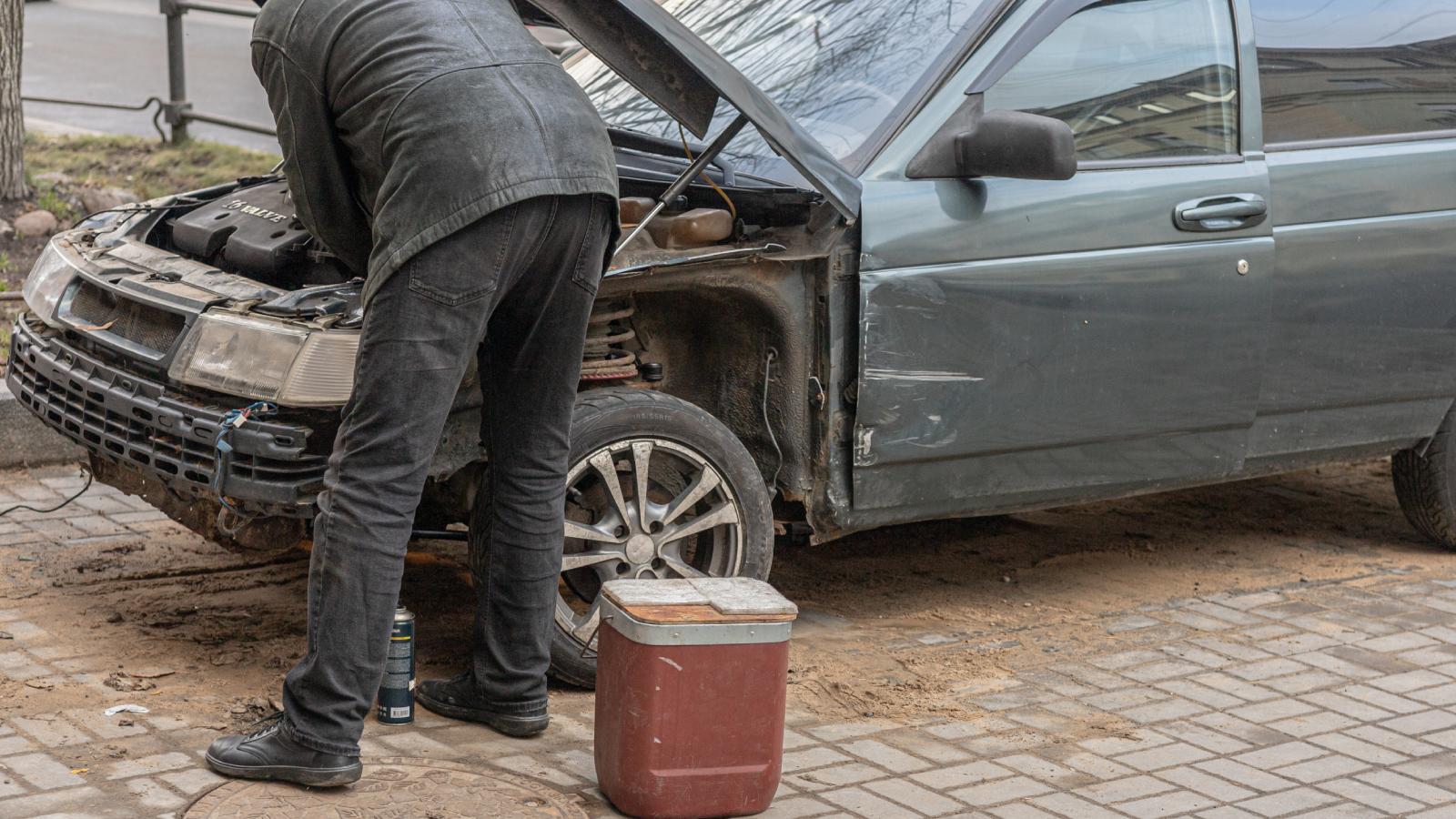 A Man's Neighbors Run A Car Detailing Business In Their Driveway And He Can't Concentrate Because Of All The Noise They Make