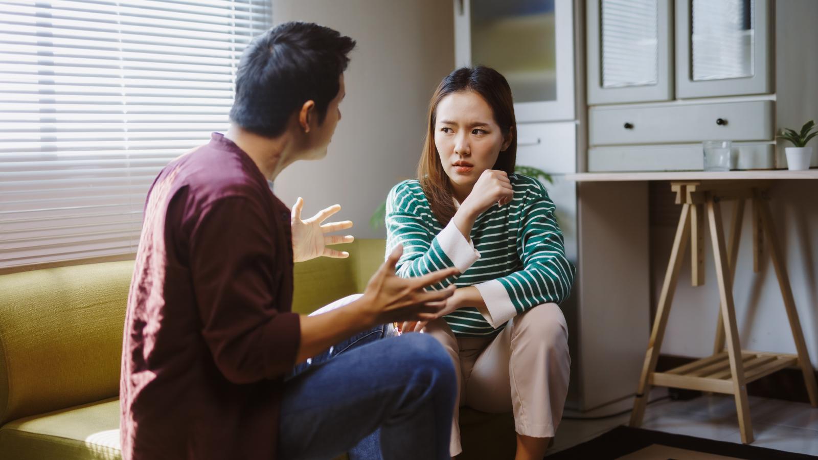 A Man Is Fed Up Because His Sister Agreed To Split Living Expenses With Him Evenly, But She's Not Holding Up Her End Of The Bargain