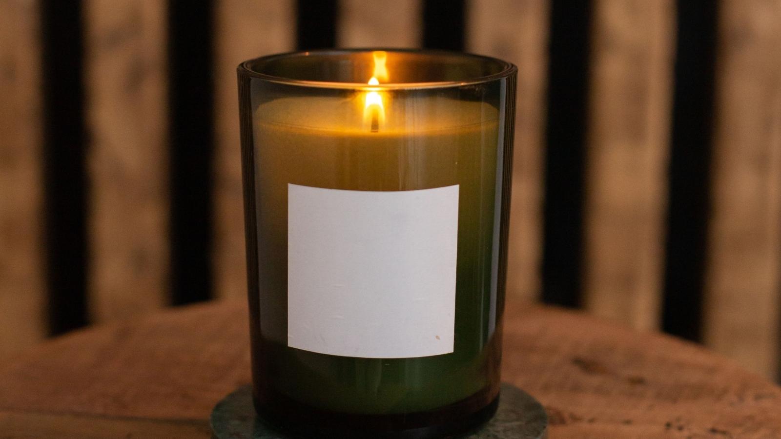 She Asked Her Roommate To Stop Using Strong Wallflowers In The Kitchen Because They Gave Her Headaches, So Her Roommate Slammed The Door After Spotting A Candle In Her Room scented candle burning