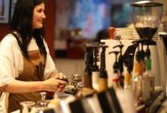 Cafe Owner Rewards Employees Named In Five-Star Reviews With Priority Days Off, So Staff Start Begging Customers For Shout Outs While Kitchen Workers Get Left Behind
