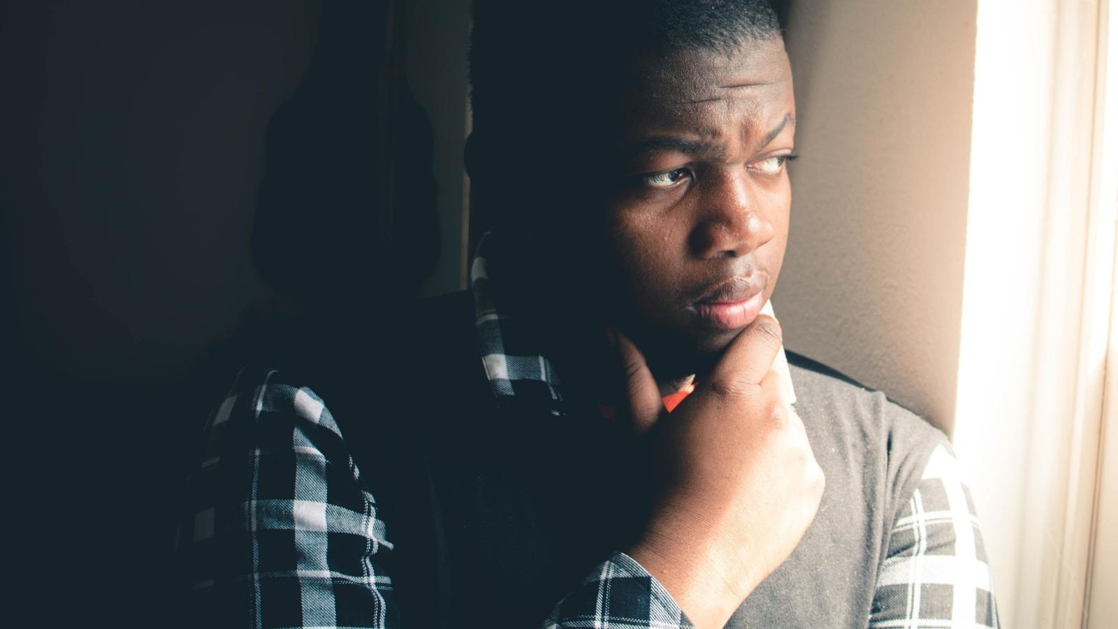Friend Hadnt Received Gifts From The Group In Years, So Her Sudden Gift List Left One Man Considering Refusing To Chip In upset man contemplating
