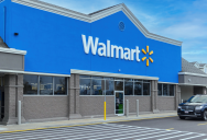 Shopper Was Wearing Her Work Uniform At Walmart When Another Woman Mistook Her For Staff And Suddenly Grabbed Her By The Collar