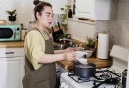 She Cooked Anchovies with Every Window Open—Until Her Roommate Returned Home and Launched an Endless Tirade